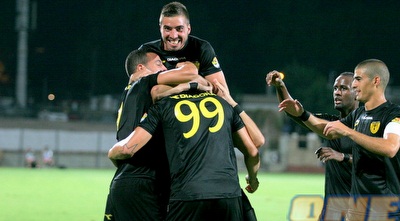 שי חדד ועמית בן שושן מברכים את ערן לוי (משה חרמון) שי חדד ועמית בן שושן מברכים את ערן לוי (משה חרמון)