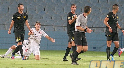 אנטון ארקיפוב דורש פנדל מזיו אדלר (משה חרמון) אנטון ארקיפוב דורש פנדל מזיו אדלר (משה חרמון)