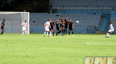 דוד מנגה יורה לרשת (משה חרמון) דוד מנגה יורה לרשת (משה חרמון)