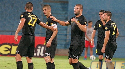 ערן לוי, בן שושן ועדן נחמני חוגגים את השני (משה חרמון) ערן לוי, בן שושן ועדן נחמני חוגגים את השני (משה חרמון)