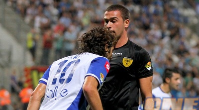 בדש רוצה פנדל, שקבורץ כועס (יניב גונן) בדש רוצה פנדל, שקבורץ כועס (יניב גונן)