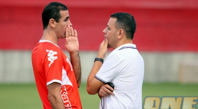 שירזי ובאדיר בשיחה צפופה באימון (משה חרמון)