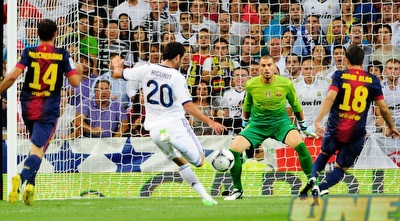 היגוואין כובש אחרי עוד טעות בהגנת בארסה (GettyImages)