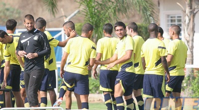 אלי זיזוב וברק לוי באימון מכבי ת&qout;א (ליאור טימור) אלי זיזוב וברק לוי באימון מכבי ת&qout;א (ליאור טימור)