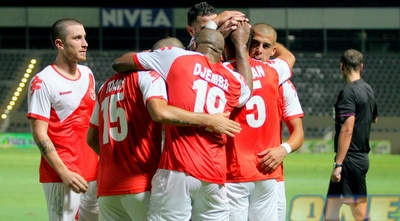 חנן ממן חוגג עם החברים (משה חרמון)