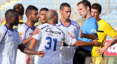 שחקני פ&qout;ת בהלם מהחלטת השופט (יניב גונן)