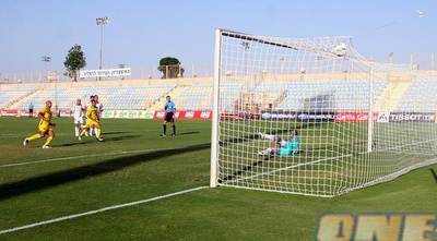 וולק בועט פנימה את הפנדל (יניב גונן)