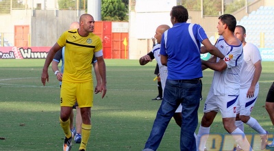 וולק ובן מוחא עצבניים בסיום (יניב גונן)