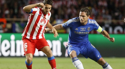 למפארד מנסה לחטוף לקוקה (רויטרס)