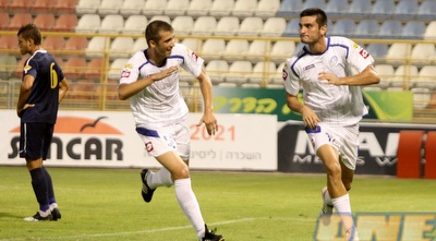 חריסטיאן קירובסקי חוגג את המספרת הנהדרת (חגי ניזרי) חריסטיאן קירובסקי חוגג את המספרת הנהדרת (חגי ניזרי)