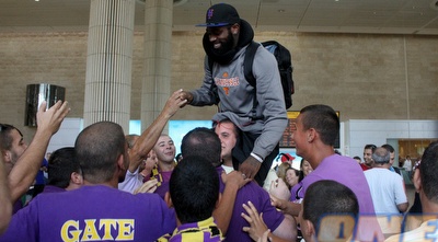 טיילר סמית´ נוחת בנתב&qout;ג (חגי ניזרי)