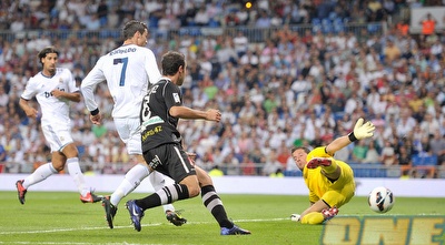 רונאלדו כובש מול גראנדה (GettyImages)