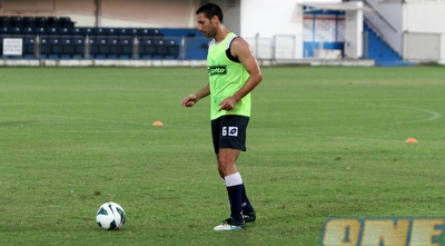 עמיר נוסבאום (חגי ניזרי)