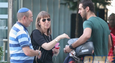 לימור לבנת מבקרת את ניצן שירזי בביה&qout;ח (משה חרמון) לימור לבנת מבקרת את ניצן שירזי בביה&qout;ח (משה חרמון)