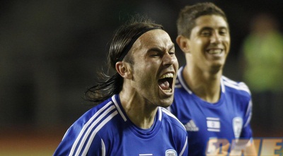 מאור מליקסון וביברס נאתכו. היחיד שמשחק בקבוצה שלו