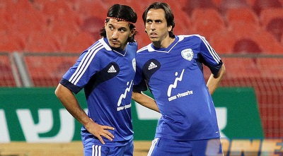 יוסי בניון עם אלמוג כהן. חייב להיות בסגל (שי לוי)