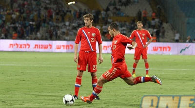 אלכסנדר קרז´אקוב חוגג את שער היתרון (שי לוי) אלכסנדר קרז´אקוב חוגג את שער היתרון (שי לוי)