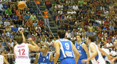 קרסטיץ´ וטיוס אחרי הכדור (איגוד הכדורסל) 