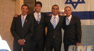 שחקני נבחרת הדייויס (אנדו אקירה איגוד הטניס היפני) (ONE)