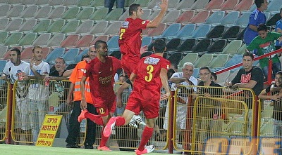 מקרייב מזנק באוויר (משה חרמון)