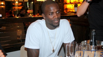 שון ג´יימס (יניב גונן)