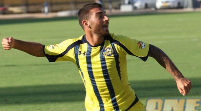 מה שלא הפריע לו לחגוג שלישייה. על אפכם וחמתכם (עמית מצפה)