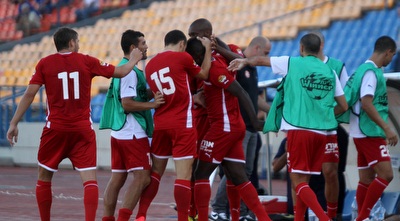 שחקני הפועל ר&qout;ג חוגגים יתרון מהיר (חגי ניזרי) שחקני הפועל ר&qout;ג חוגגים יתרון מהיר (חגי ניזרי)