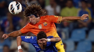 פויול והמסיכה גבוה מעל כולם. שוב נפצע (רויטרס)