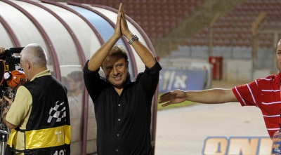 אלישע לוי. במדינה ספורט מתוקנת היה מוזכר בנשימה אחת עם גוטמן כמועמד לנבחרת