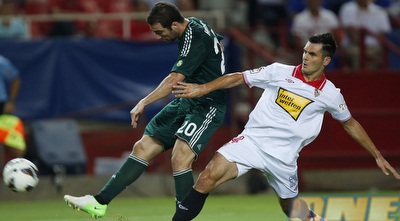 היגואין מנסה למצוא את הרשת מקרוב אחרי סיבוב נהדר (רויטרס)