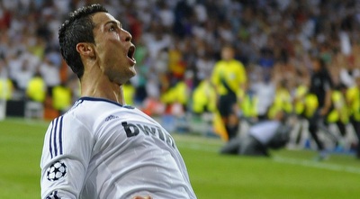 רונאלדו בטירוף לאחר השער (רויטרס) רונאלדו בטירוף לאחר השער (רויטרס)