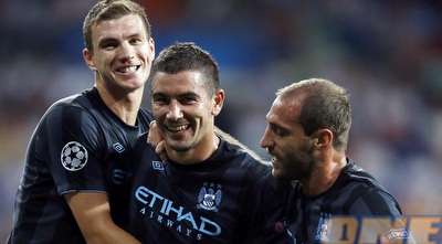 דזקו וסבאלטה מברכים את קולארוב על השער המפתיע (רויטרס)