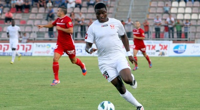 ירו בלו. נכנס לעניינים (יניב גונן) ירו בלו. נכנס לעניינים (יניב גונן)