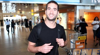 אוחיון ממריא לגרמניה (יוסי ציפקיס)