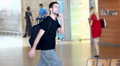 אוחיון ממריא לגרמניה (יוסי ציפקיס)