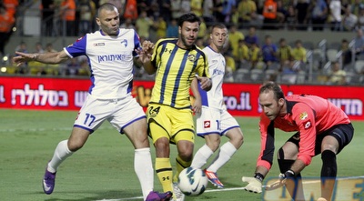 קולאוטי וחסארמה נאבקים, עמוס קולט (יוסי ציפקיס)