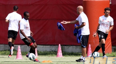 ויקטור מרעי, יוסי אבוקסיס ודג´מבה דג´מבה (שי לוי) ויקטור מרעי, יוסי אבוקסיס ודג´מבה דג´מבה (שי לוי)