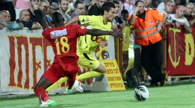 עלי חטיב עובר את אושינאווה (חגי ניזרי)