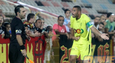 אחמד סבע מתווכח עם הקוון (חגי ניזרי)