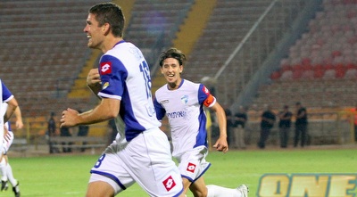 גרזיצ´יץ´ רץ לחגוג עם החברים (יניב גונן) גרזיצ´יץ´ רץ לחגוג עם החברים (יניב גונן)