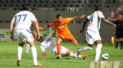 שלו מנשה בין שחקני רמה&qout;ש (שי לוי)