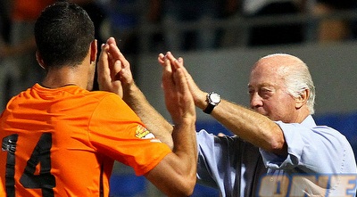 אור ברוך ושחקני בני יהודה חוגגים יתרון (שי לוי)