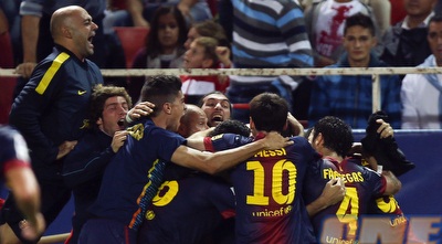 שחקני ברצלונה חוגגים את הניצחון הדרמטי (רויטרס)