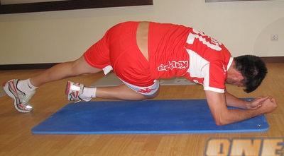 ברונו קוטיניו בחדר הכושר (עמוד הפייסבוק הרשמי של הפועל)