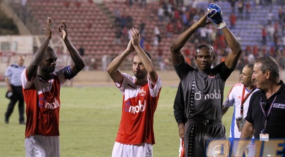 אג´ידה, ברוכיאן וסוארס בסיום המשחק (יוסי ציפקיס)