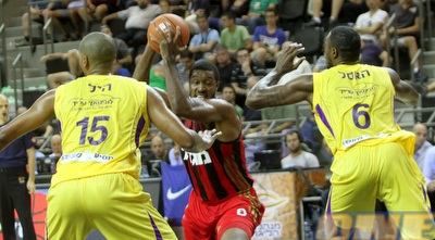 קרייג סמית´ בדרך לסל (חגי ניזרי)