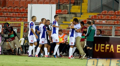 החיבוק אחרי השער הראשון. שירצקי התרשם (שי לוי) החיבוק אחרי השער הראשון. שירצקי התרשם (שי לוי)