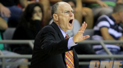 בראד גרינברג. צופה משחק צמוד (יניב גונן)