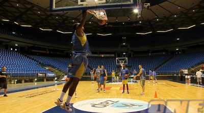 מלקולם תומאס מטביע. ירים את ההיכל? (אתר מכבי תל אביב)