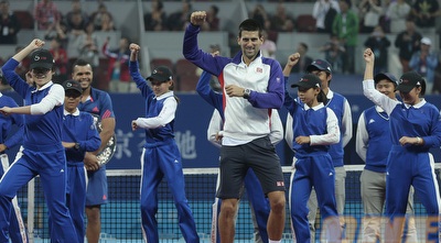 ג´וקוביץ´ וילדי הכדורים רוקדים את &qout;גנגם סטייל&qout;  (GettyImages)